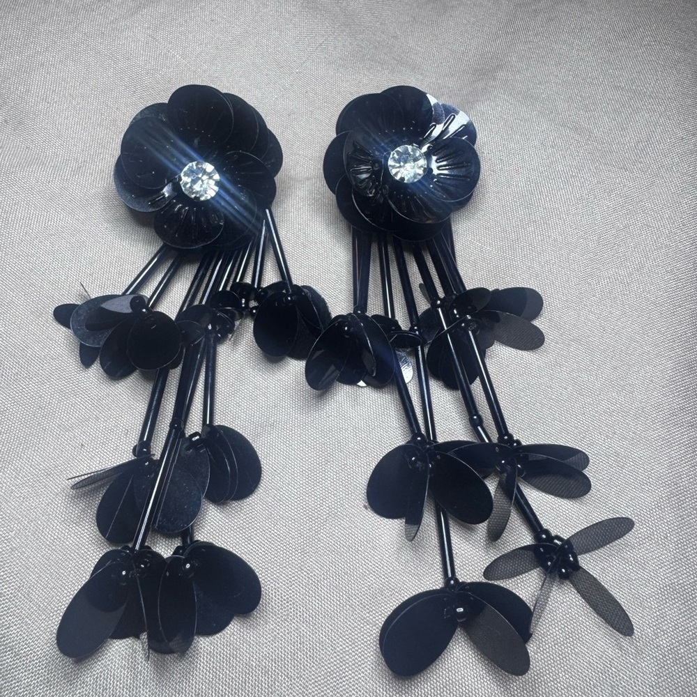 Black Floral Dangle Earrings